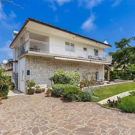 Nika-11 By Interhome * 우마그