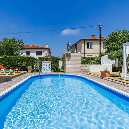 Nika-11 By Interhome 우마그