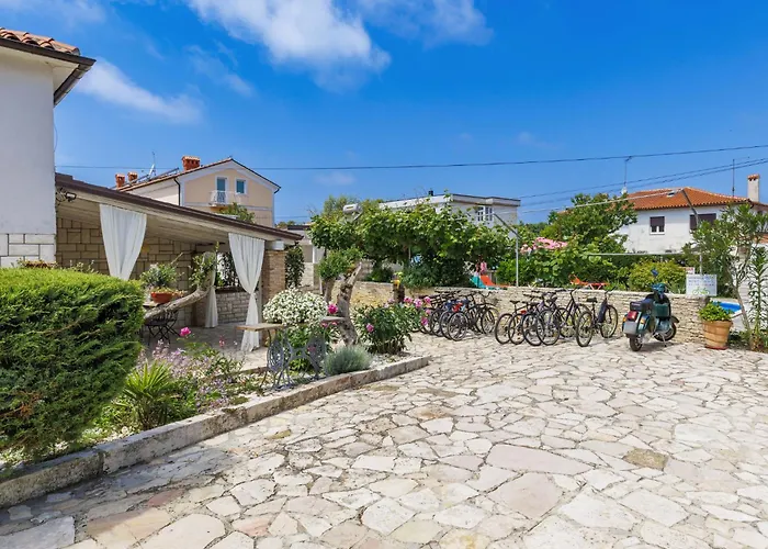 Nika-11 By Interhome